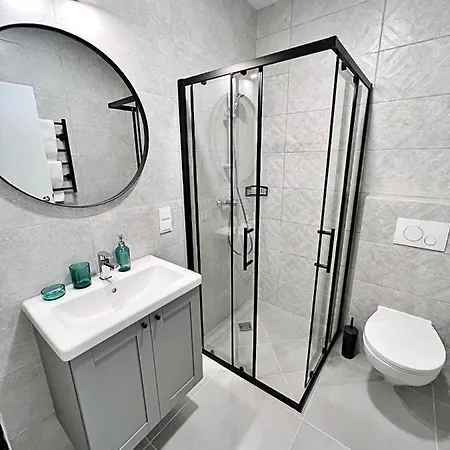 Clinic By Hostlovers