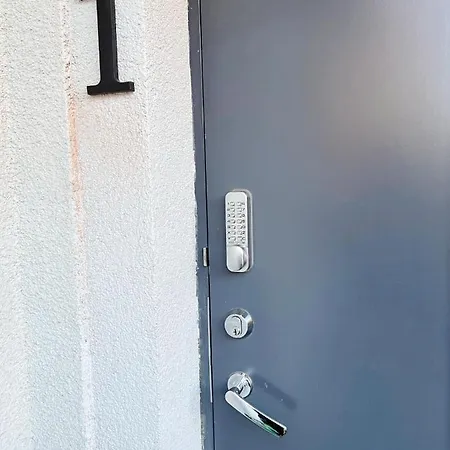 Clinic By Hostlovers Apartment *